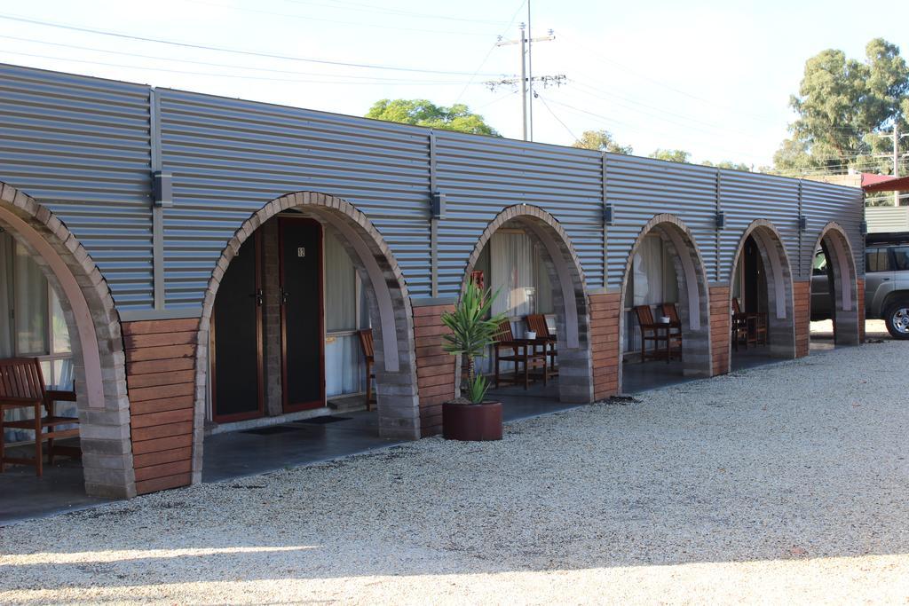 Thomas Lodge Motel Tocumwal Exterior photo